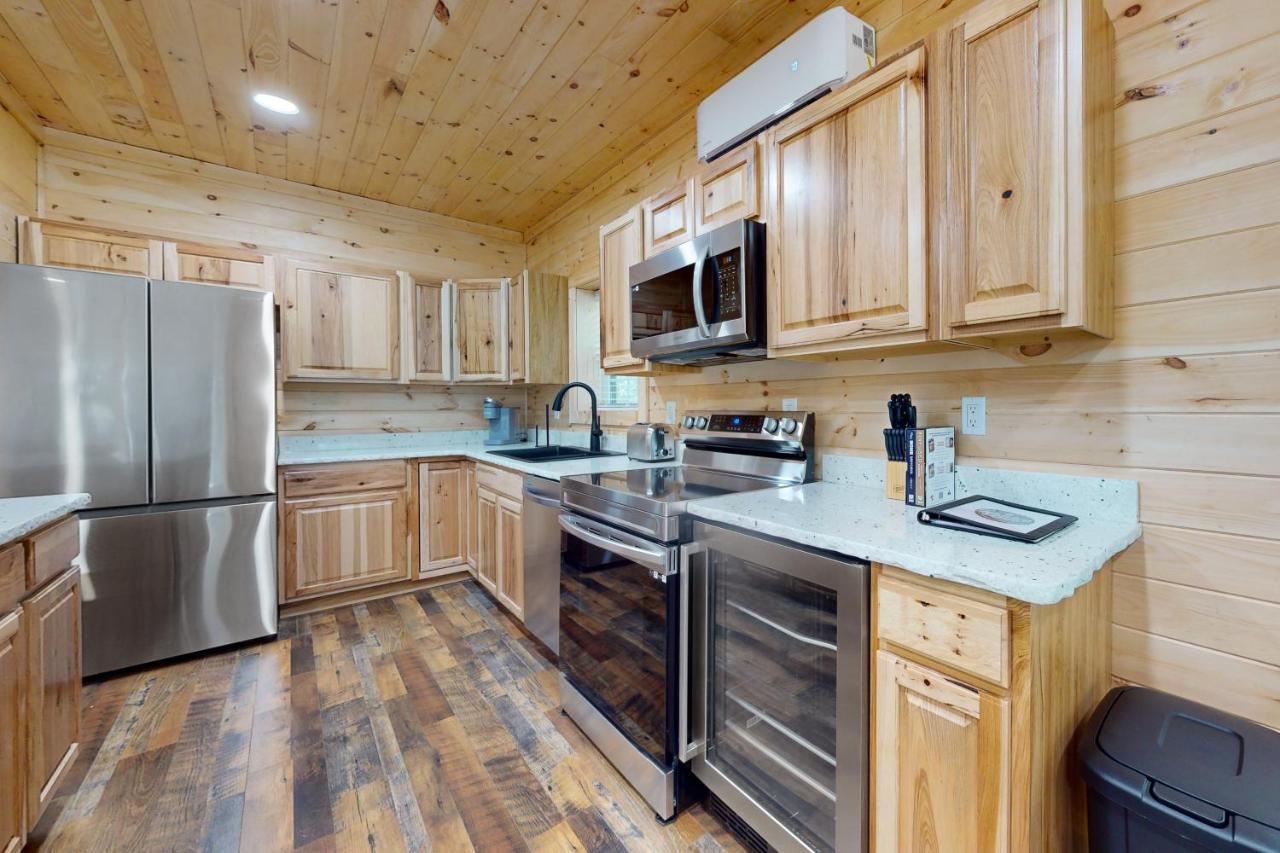 Whiskey Barrel Retreat Villa Sevierville Exterior photo